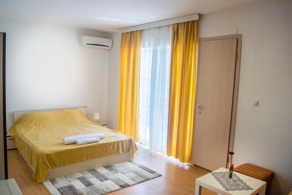Bed & Breakfast Delikates Stojakovo Bagian luar foto