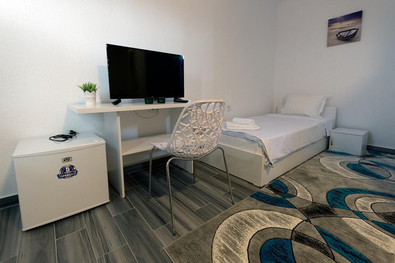 Bed & Breakfast Delikates Stojakovo Bagian luar foto