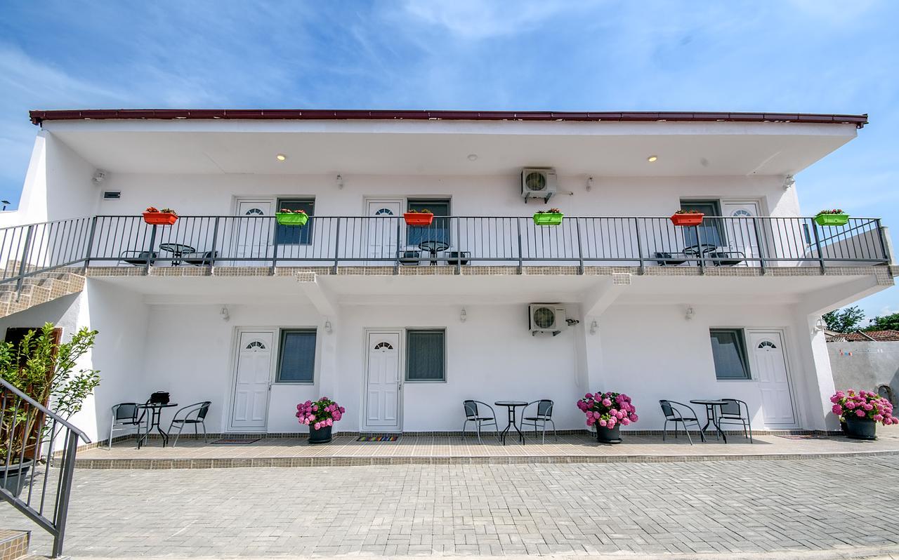 Bed & Breakfast Delikates Stojakovo Bagian luar foto