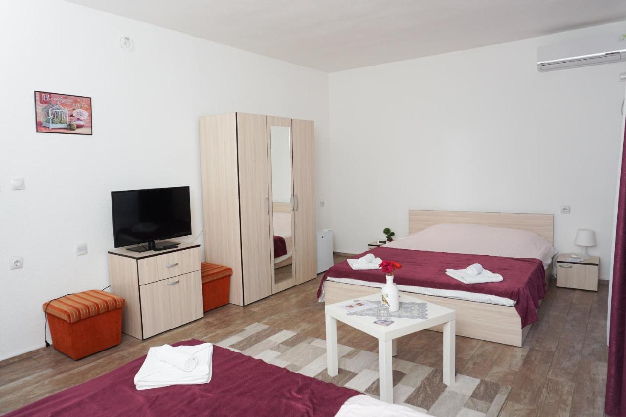Bed & Breakfast Delikates Stojakovo Bagian luar foto