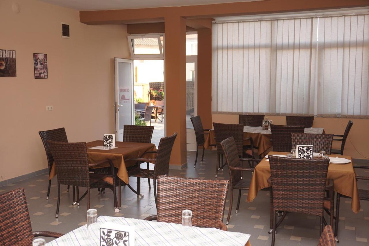 Bed & Breakfast Delikates Stojakovo Bagian luar foto
