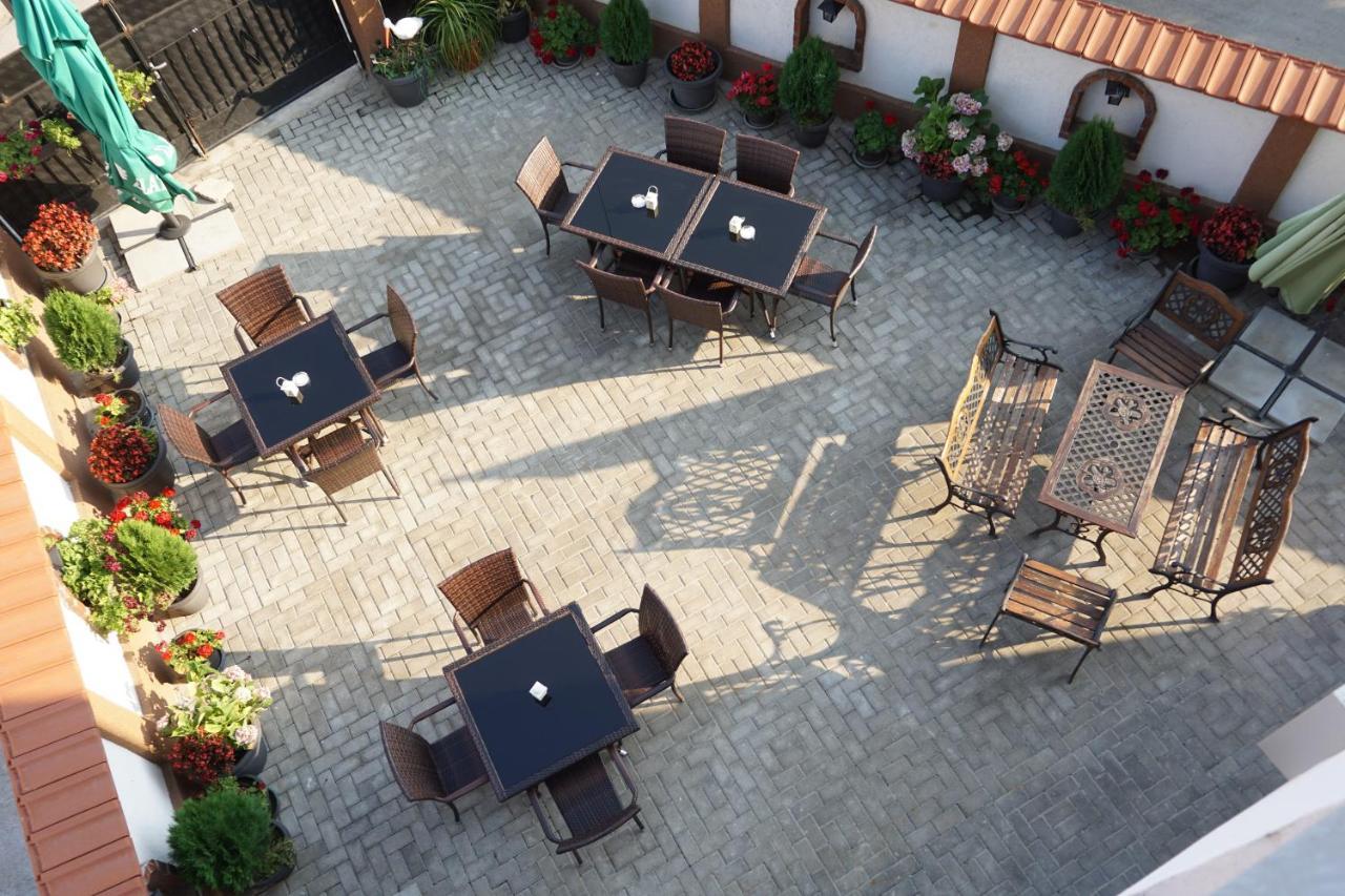 Bed & Breakfast Delikates Stojakovo Bagian luar foto