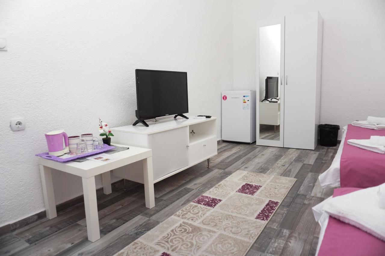Bed & Breakfast Delikates Stojakovo Bagian luar foto